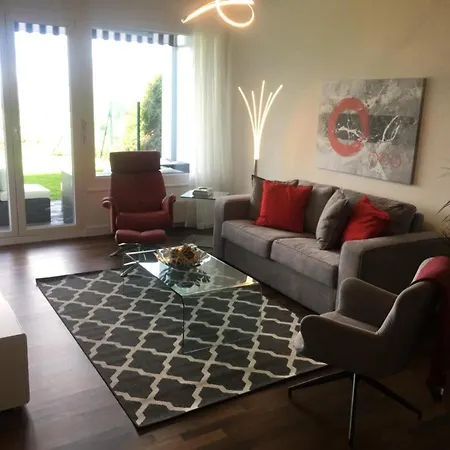Paradise Lake View Apartment 公寓 *