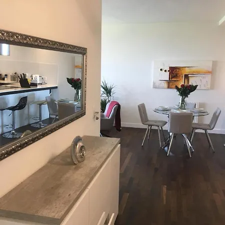 公寓 Paradise Lake View Apartment *